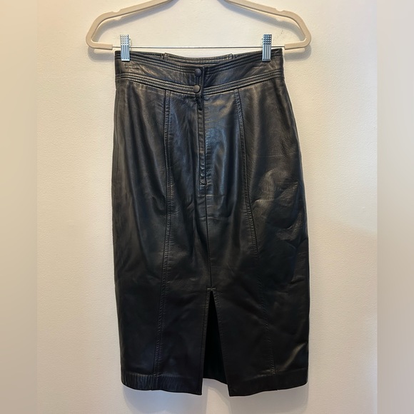 Vintage Danier Leather Skirt - Picture 8 of 9